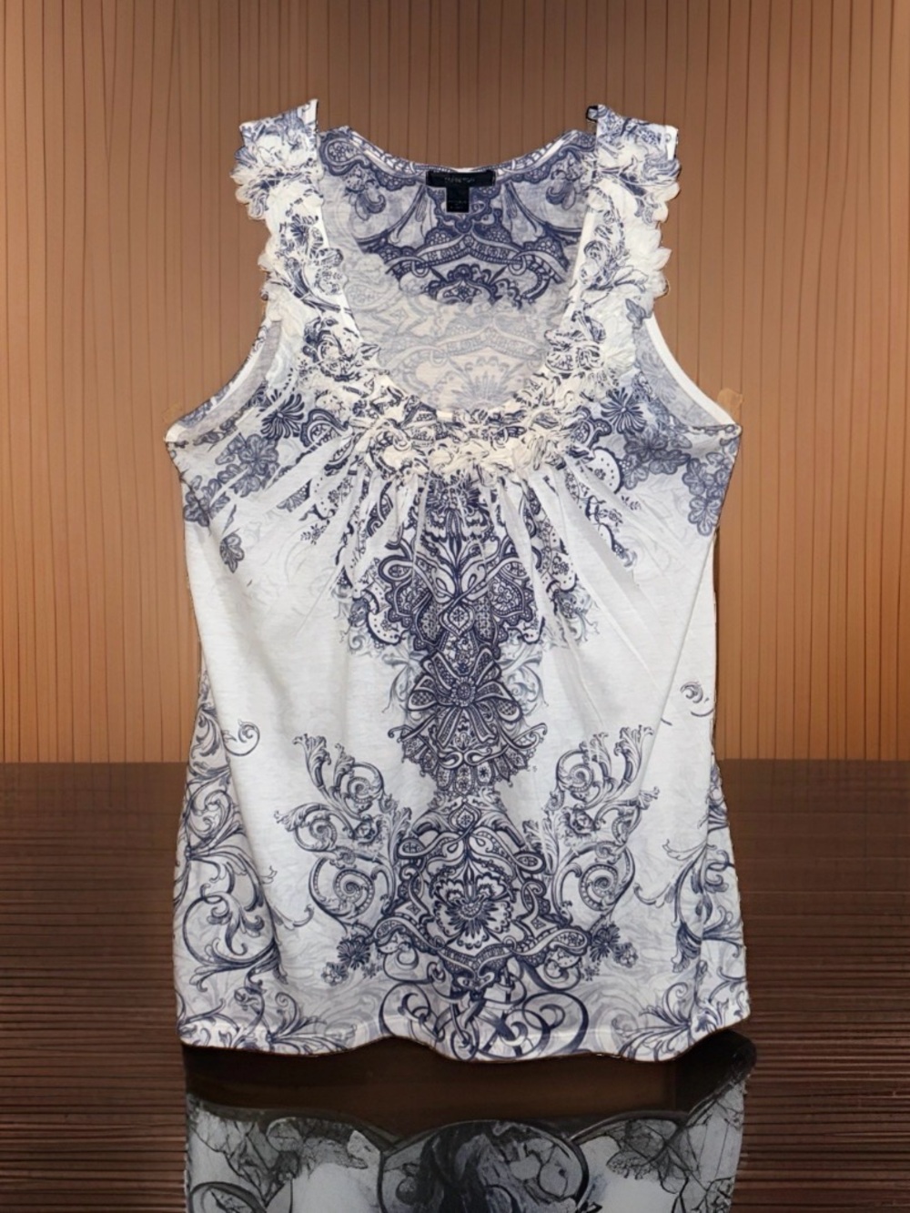Espresso Women’s White & Navy Paisley/Floral Ruffle Knit Tank Top-L-EC
